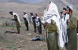 Tzahal soldiers praying